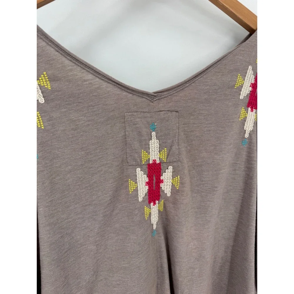 JW‎ Los Angeles Poncho Style T Shirt Women XS Taupe Embroidered Oversized